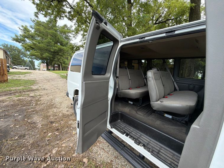 image for item FT8079 2018 Chevrolet Express 3500 van