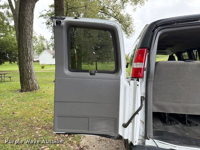 image for item FT8079 2018 Chevrolet Express 3500 van