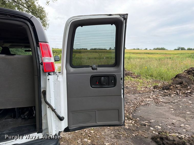 image for item FT8079 2018 Chevrolet Express 3500 van