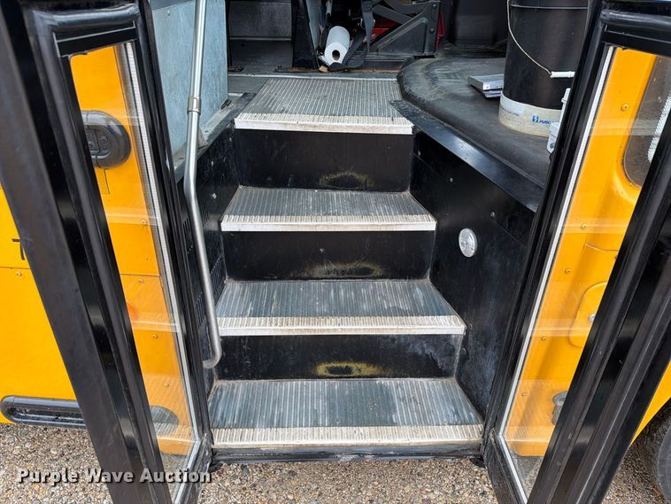 image for item FT8100 2014 Thomas Built B2 school bus
