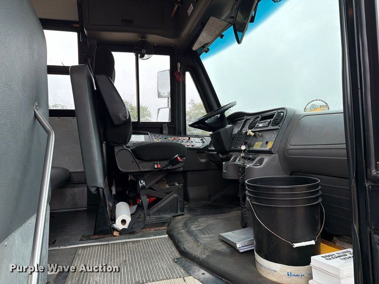 image for item FT8100 2014 Thomas Built B2 school bus