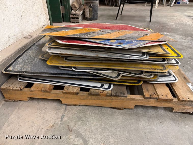 image for item FT8129 Road signs