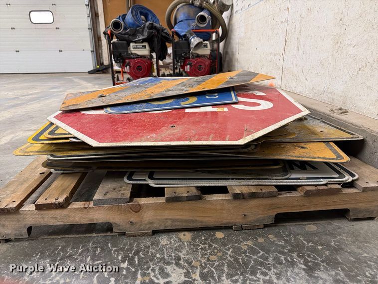 image for item FT8129 Road signs