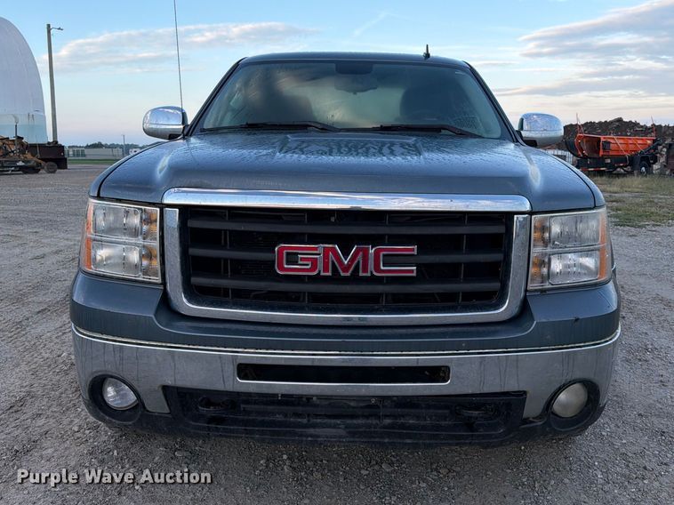 image for item FT8132 2010 GMC Sierra Crew Cab pickup truck
