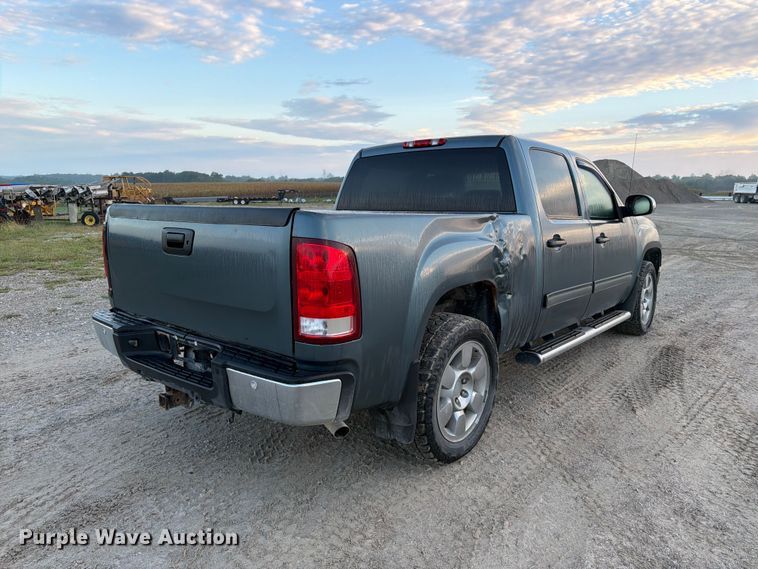 image for item FT8132 2010 GMC Sierra Crew Cab pickup truck