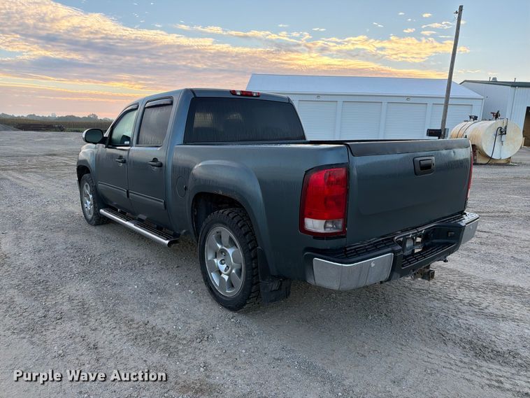 image for item FT8132 2010 GMC Sierra Crew Cab pickup truck
