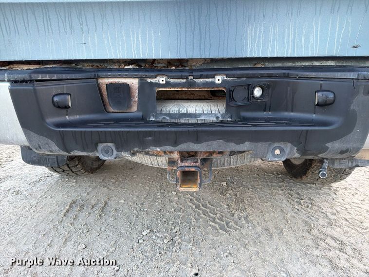 image for item FT8132 2010 GMC Sierra Crew Cab pickup truck