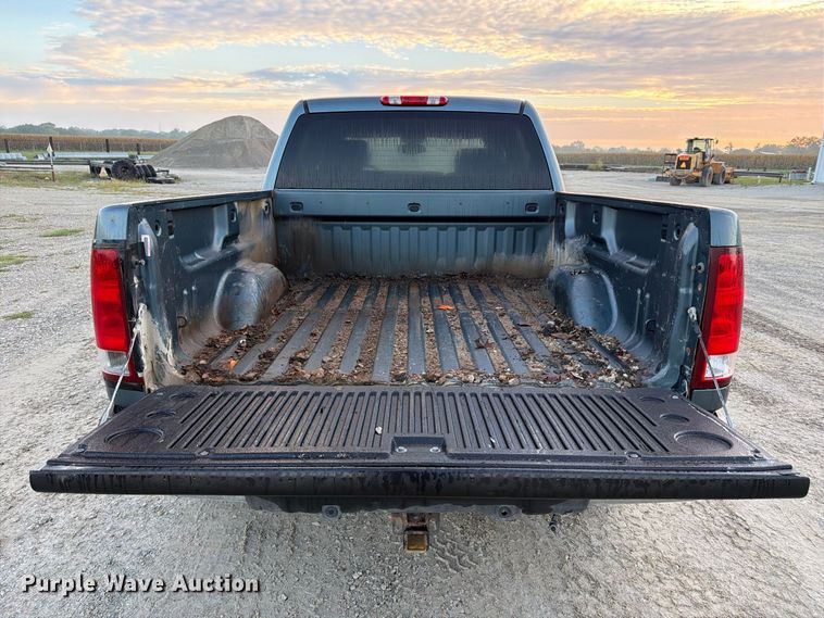 image for item FT8132 2010 GMC Sierra Crew Cab pickup truck