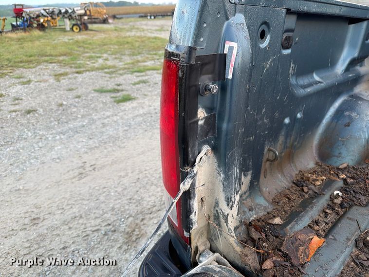 image for item FT8132 2010 GMC Sierra Crew Cab pickup truck