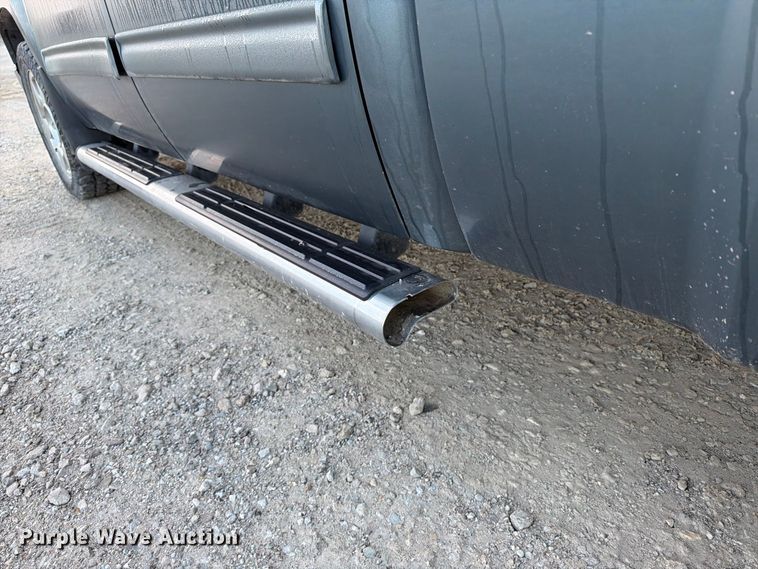 image for item FT8132 2010 GMC Sierra Crew Cab pickup truck