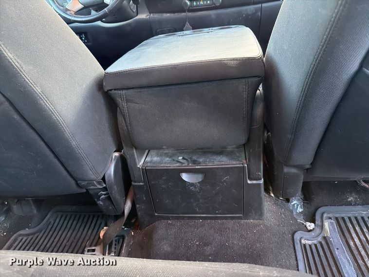 image for item FT8132 2010 GMC Sierra Crew Cab pickup truck