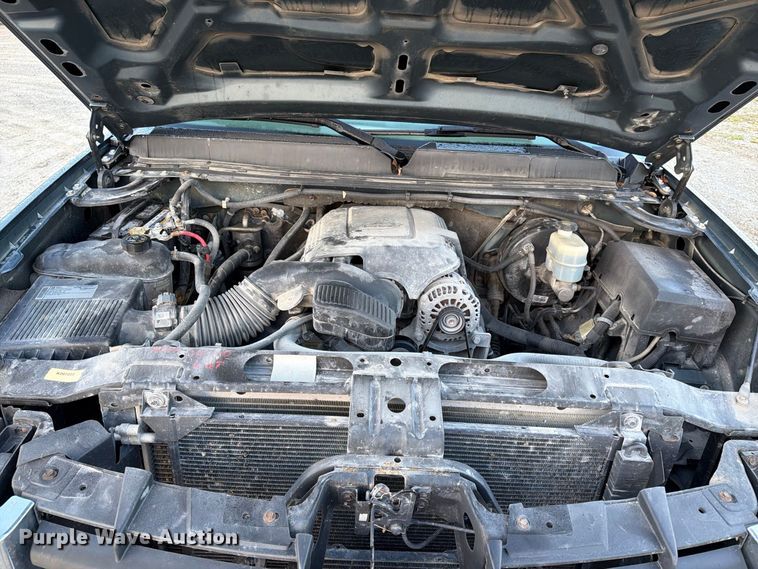 image for item FT8132 2010 GMC Sierra Crew Cab pickup truck