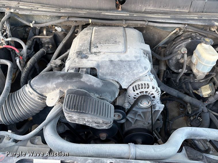 image for item FT8132 2010 GMC Sierra Crew Cab pickup truck