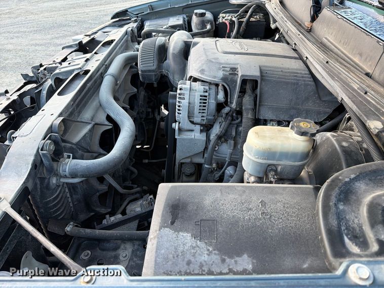 image for item FT8132 2010 GMC Sierra Crew Cab pickup truck