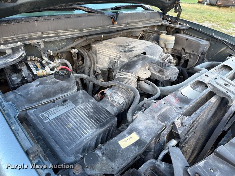 image for item FT8132 2010 GMC Sierra Crew Cab pickup truck
