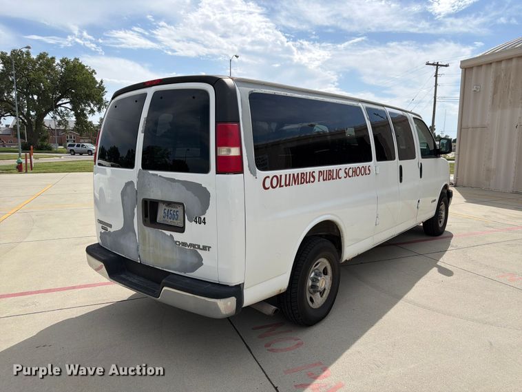 image for item FU0516 2003 Chevrolet Express 3500 van