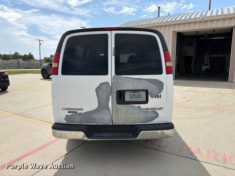 image for item FU0516 2003 Chevrolet Express 3500 van