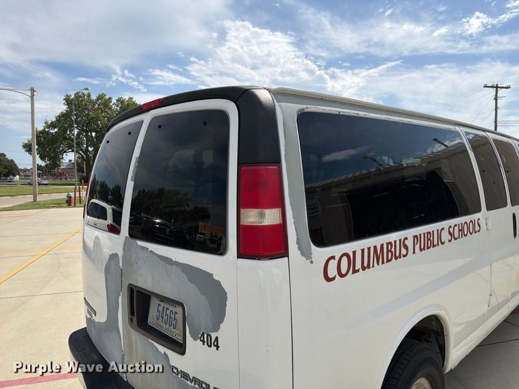 image for item FU0516 2003 Chevrolet Express 3500 van