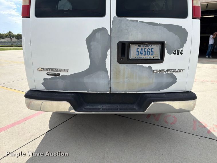 image for item FU0516 2003 Chevrolet Express 3500 van
