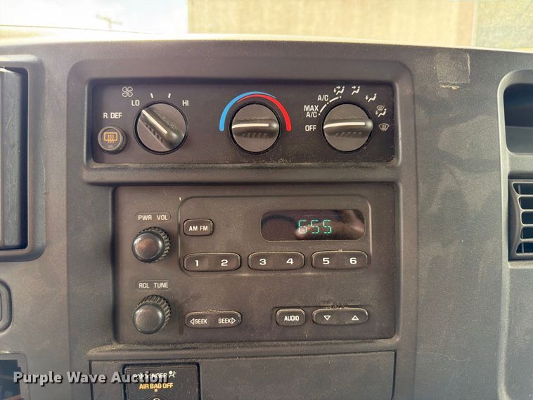 image for item FU0516 2003 Chevrolet Express 3500 van