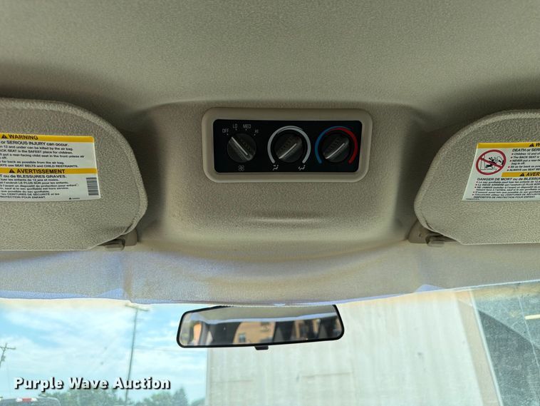 image for item FU0516 2003 Chevrolet Express 3500 van