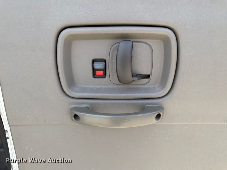 image for item FU0516 2003 Chevrolet Express 3500 van