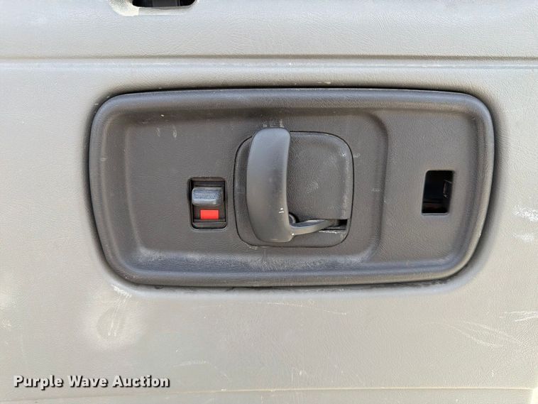 image for item FU0516 2003 Chevrolet Express 3500 van