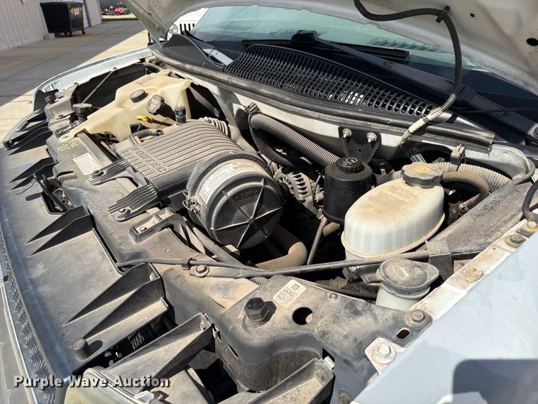 image for item FU0516 2003 Chevrolet Express 3500 van