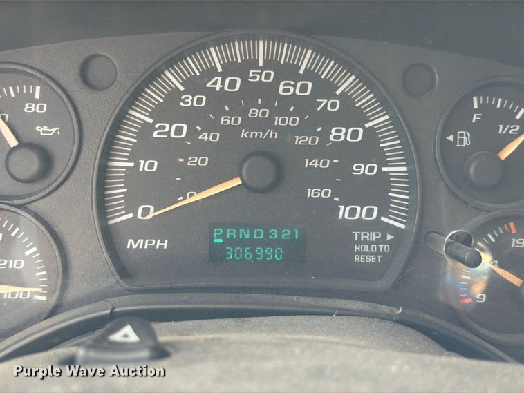 image for item FU0516 2003 Chevrolet Express 3500 van