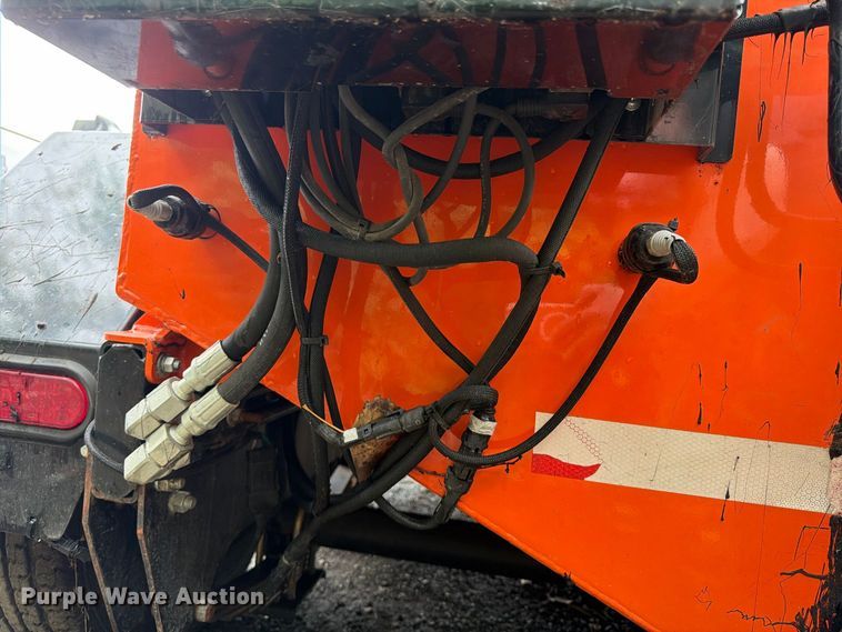 image for item FU4644 2021 Stepp MFG OJK-275 melter applicator