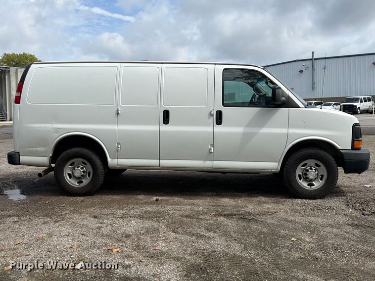 image for item FU4645 2016 Chevrolet Express 2500 van