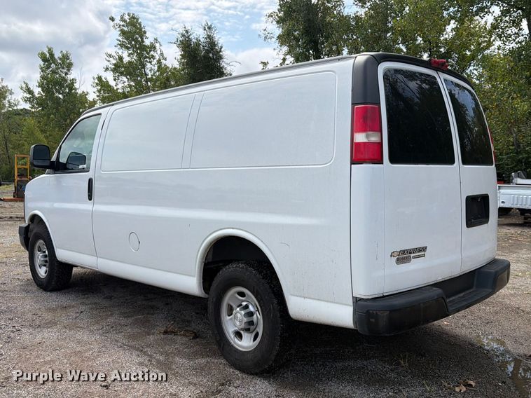 image for item FU4645 2016 Chevrolet Express 2500 van