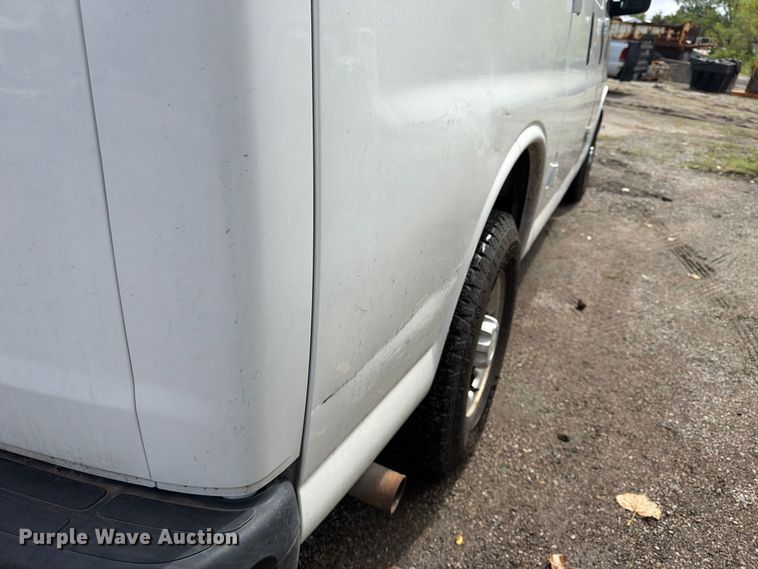 image for item FU4645 2016 Chevrolet Express 2500 van