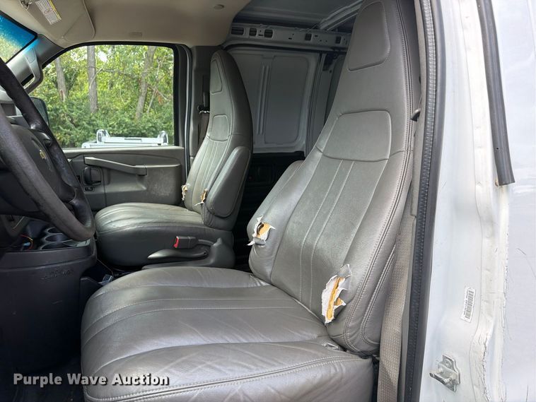 image for item FU4645 2016 Chevrolet Express 2500 van