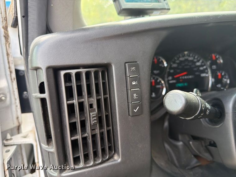 image for item FU4645 2016 Chevrolet Express 2500 van