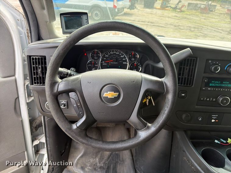 image for item FU4645 2016 Chevrolet Express 2500 van