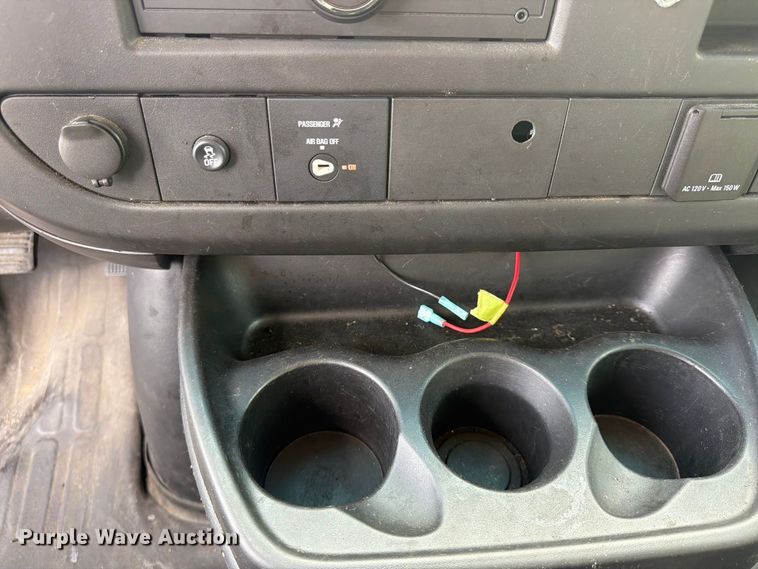 image for item FU4645 2016 Chevrolet Express 2500 van