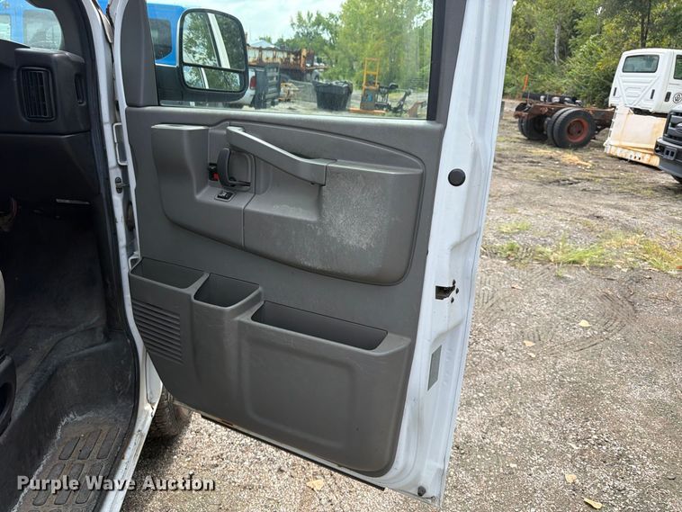 image for item FU4645 2016 Chevrolet Express 2500 van