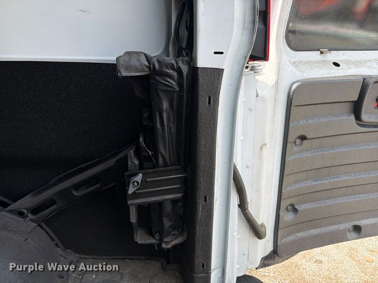 image for item FU4645 2016 Chevrolet Express 2500 van