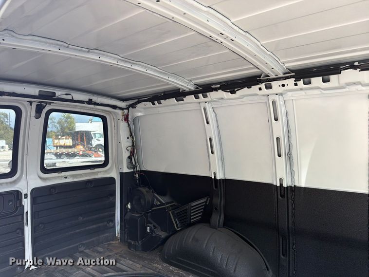 image for item FU4645 2016 Chevrolet Express 2500 van