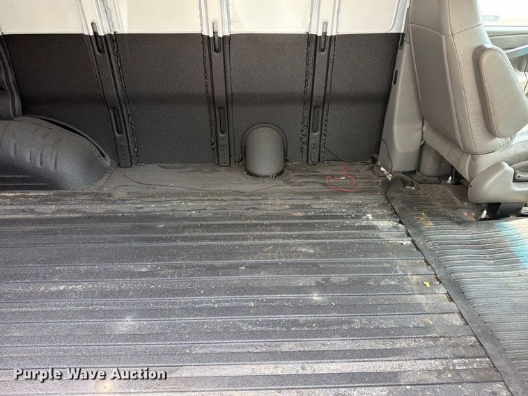 image for item FU4645 2016 Chevrolet Express 2500 van