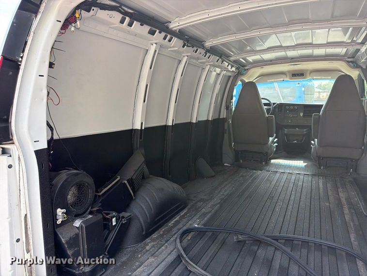 image for item FU4645 2016 Chevrolet Express 2500 van
