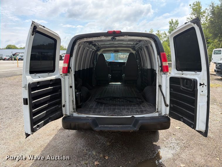 image for item FU4645 2016 Chevrolet Express 2500 van