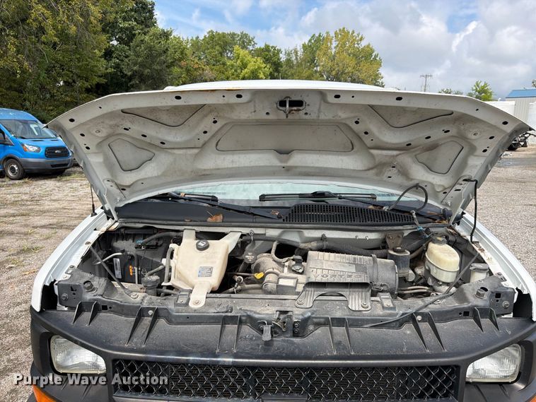 image for item FU4645 2016 Chevrolet Express 2500 van