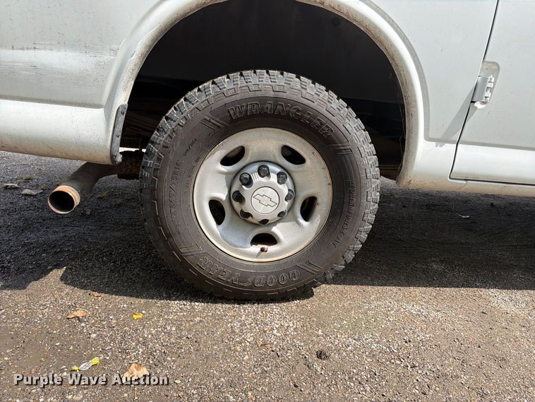 image for item FU4645 2016 Chevrolet Express 2500 van