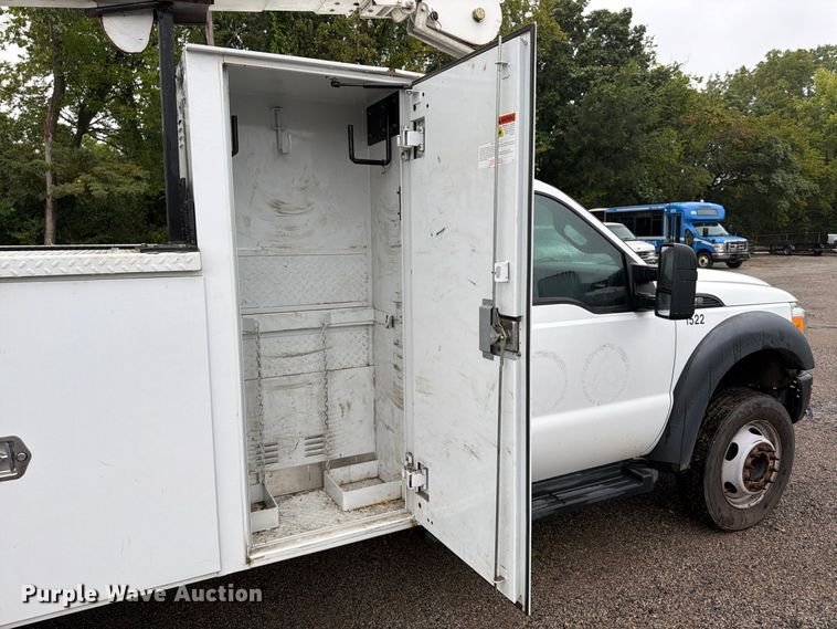 image for item FU4646 2016 Ford F450 utility / service truck