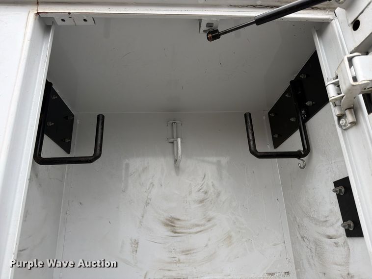 image for item FU4646 2016 Ford F450 utility / service truck