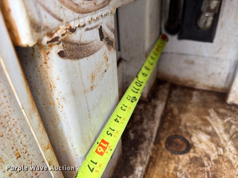 image for item FU4646 2016 Ford F450 utility / service truck