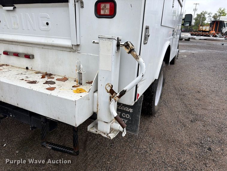 image for item FU4646 2016 Ford F450 utility / service truck