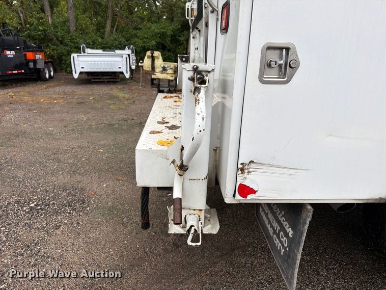 image for item FU4646 2016 Ford F450 utility / service truck